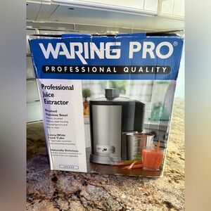 Waring Pro Health Juice Extractor Juicer Model JEX328 - New.